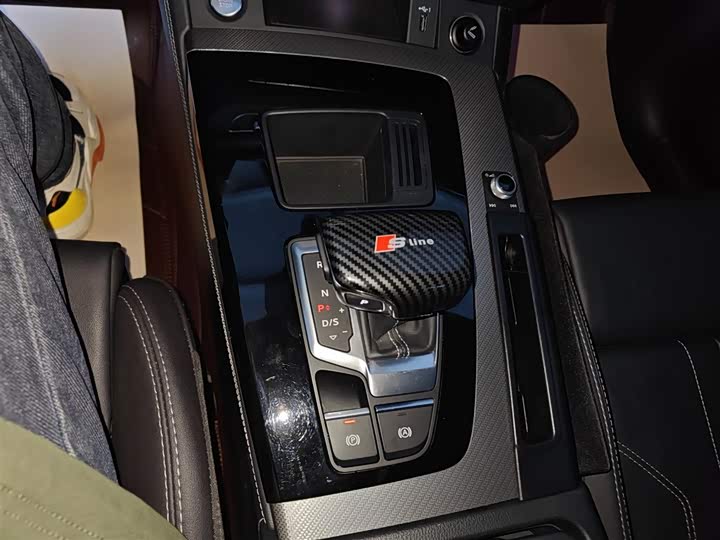 Фото 14 - Audi Q5L