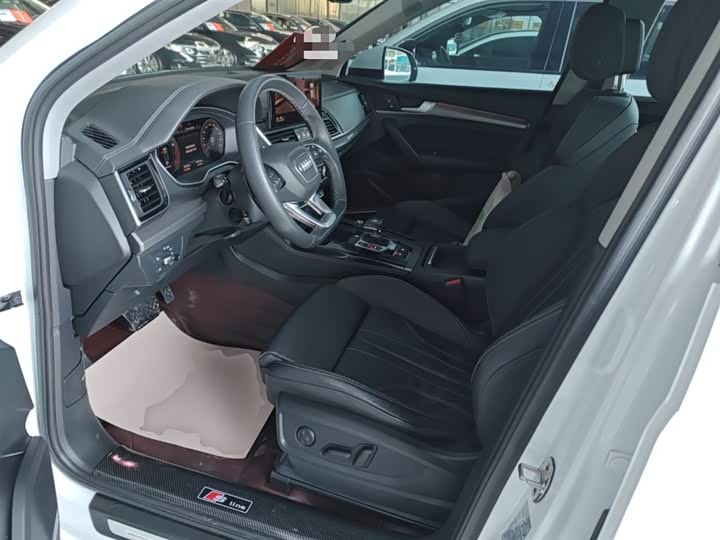 Фото 15 - Audi Q5L