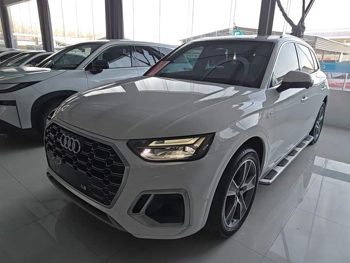 Фото 2 - Audi Q5L