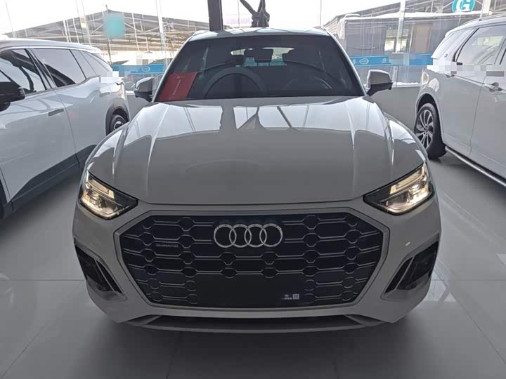 Фото 3 - Audi Q5L