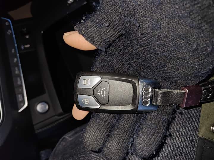 Фото 9 - Audi Q5L