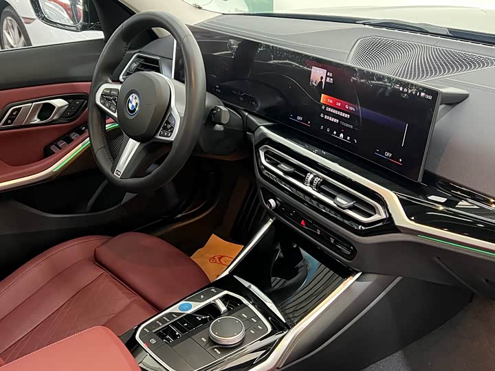 Фото 22 - BMW i3