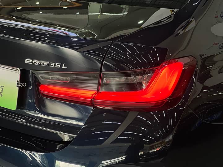 Фото 23 - BMW i3