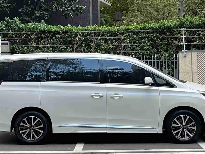 Фото 4 - GAC Trumpchi M8