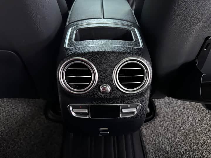 Фото 12 - Mercedes-Benz GLC-Class