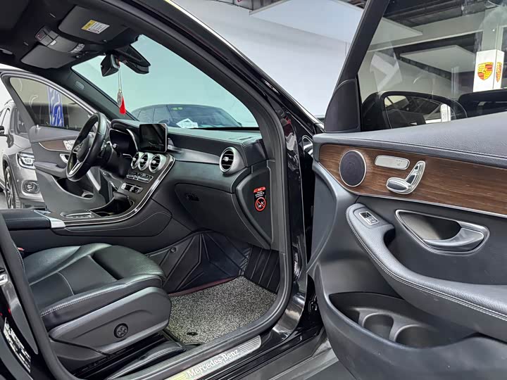 Фото 15 - Mercedes-Benz GLC-Class