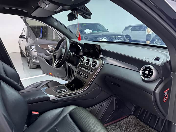 Фото 16 - Mercedes-Benz GLC-Class