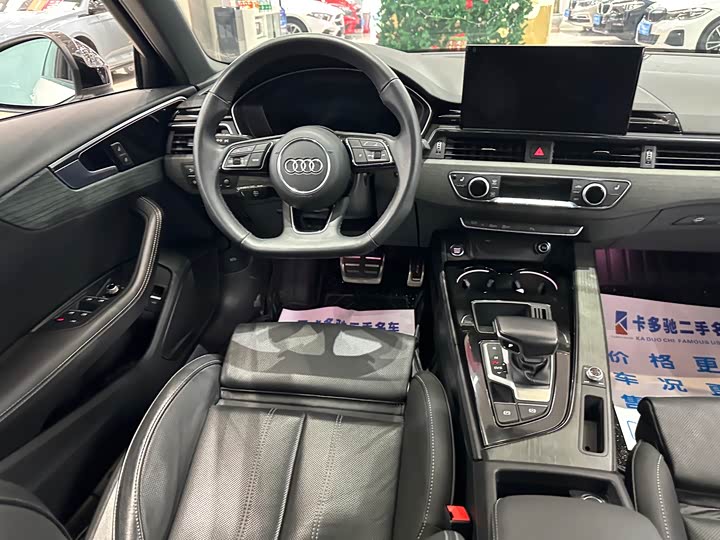 Фото 12 - Audi A4L