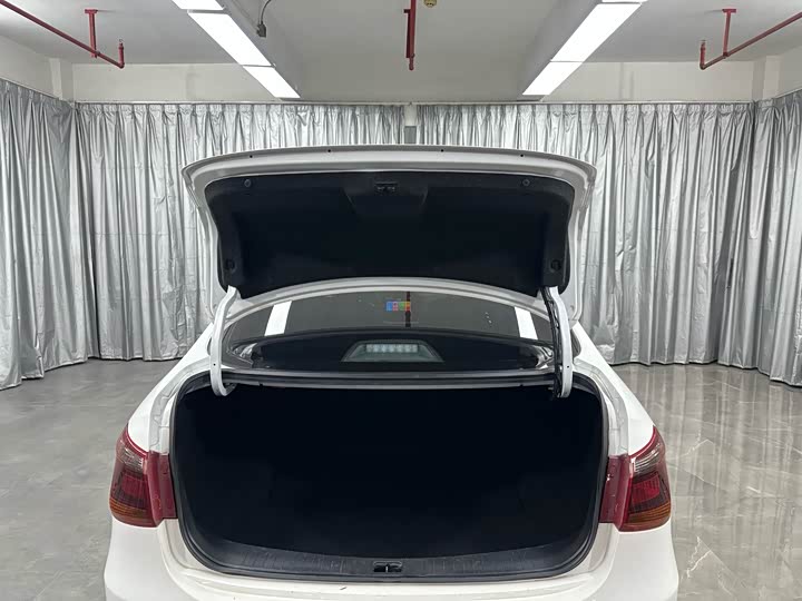 Фото 10 - Dongfeng Aeolus E70