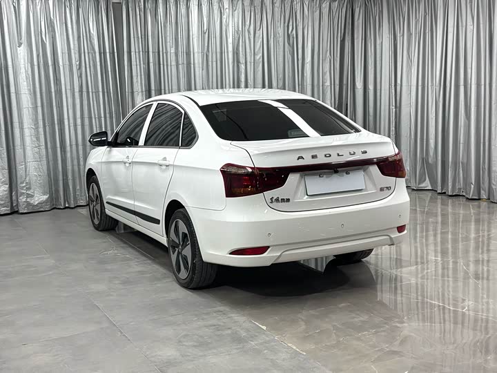 Фото 13 - Dongfeng Aeolus E70