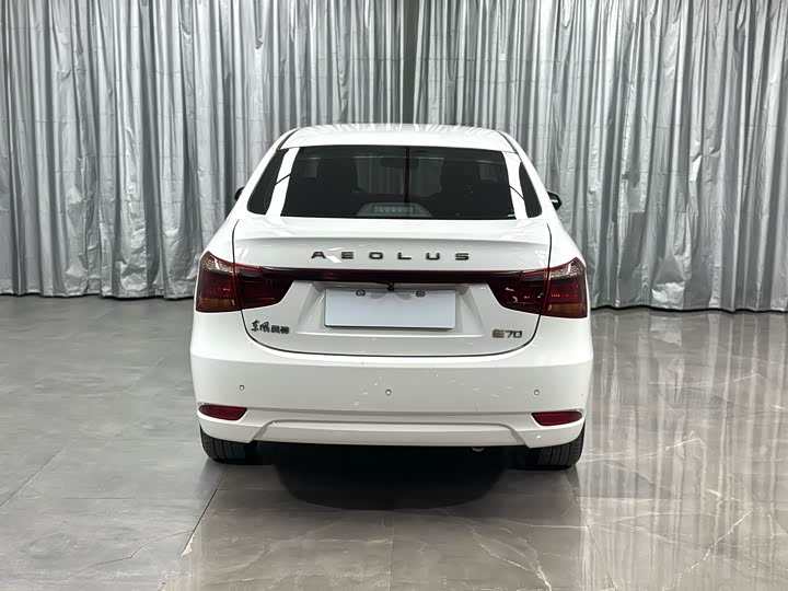 Фото 14 - Dongfeng Aeolus E70