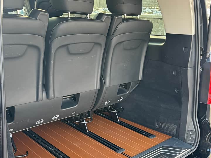 Фото 12 - Mercedes-Benz V-Class