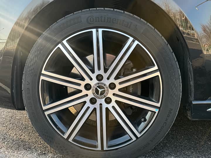 Фото 16 - Mercedes-Benz V-Class