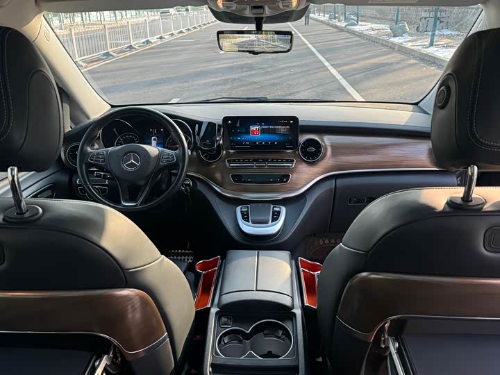 Фото 7 - Mercedes-Benz V-Class