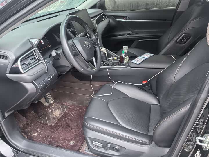 Фото 4 - Toyota Camry