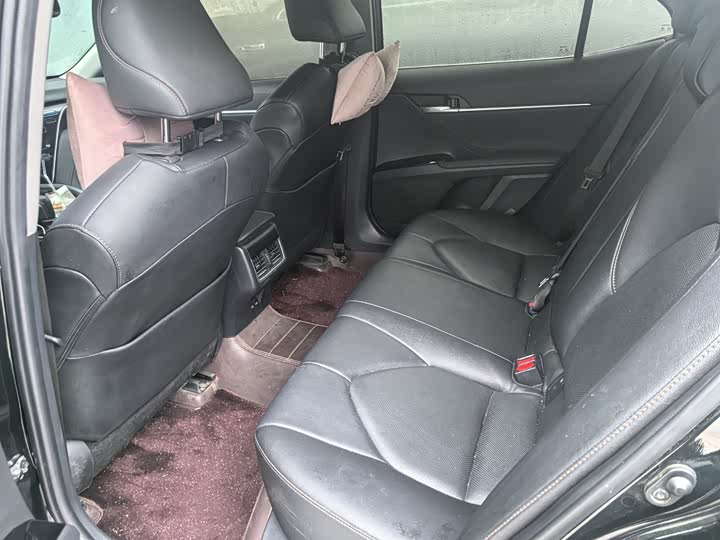 Фото 5 - Toyota Camry