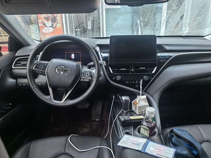 Фото 6 - Toyota Camry