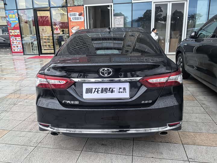 Фото 7 - Toyota Camry