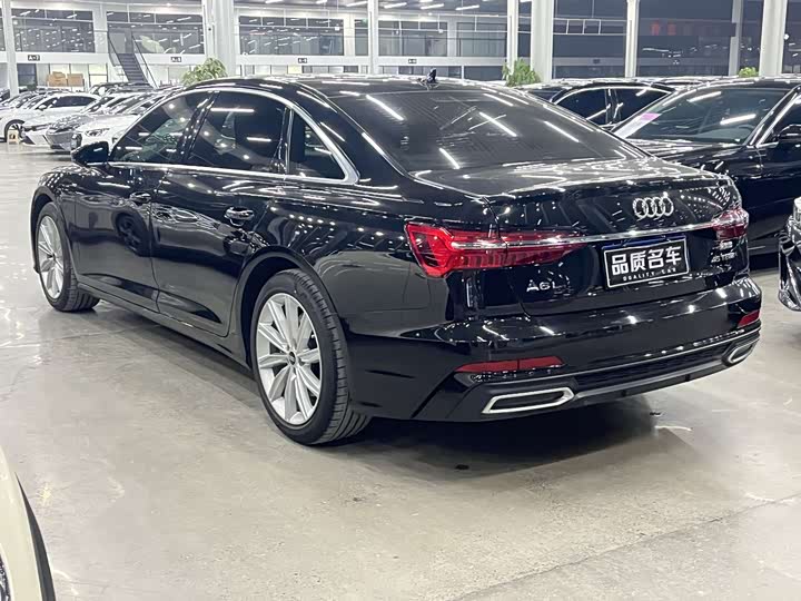 Фото 9 - Audi A6L
