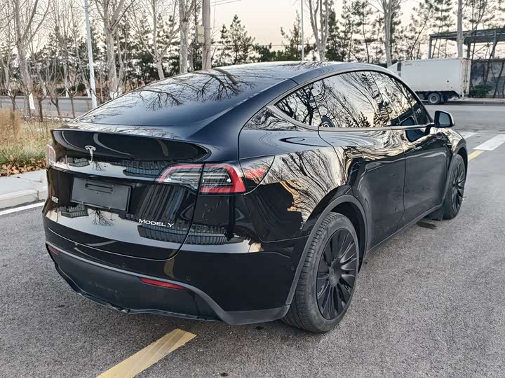 Фото 9 - Tesla Model Y