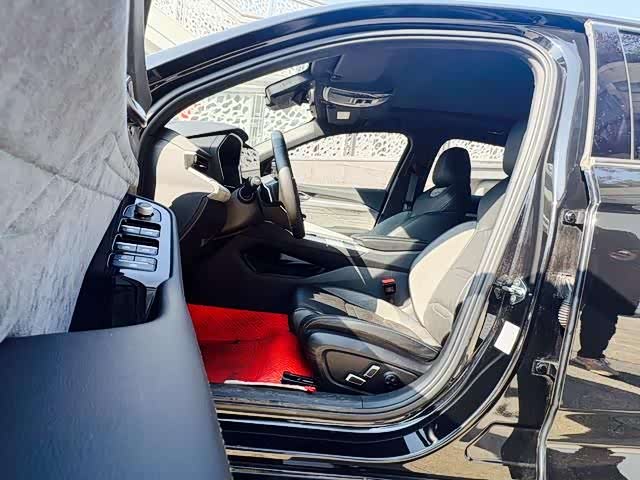 Фото 7 - Geely Preface