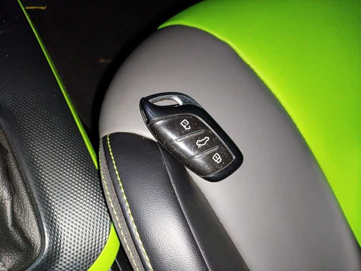 Фото 9 - Roewe Clever