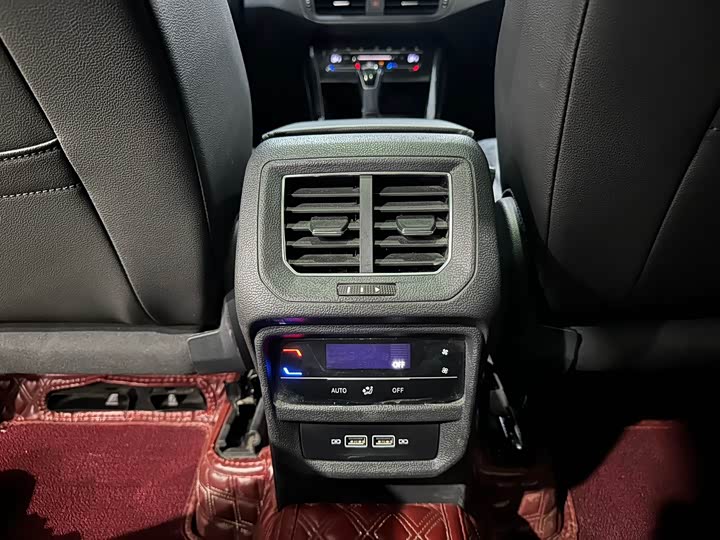 Фото 15 - Volkswagen Tayron