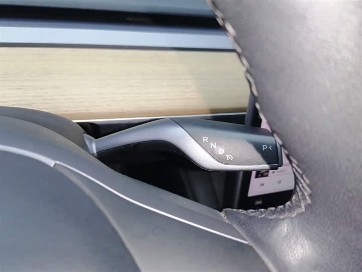 Фото 14 - Tesla Model 3