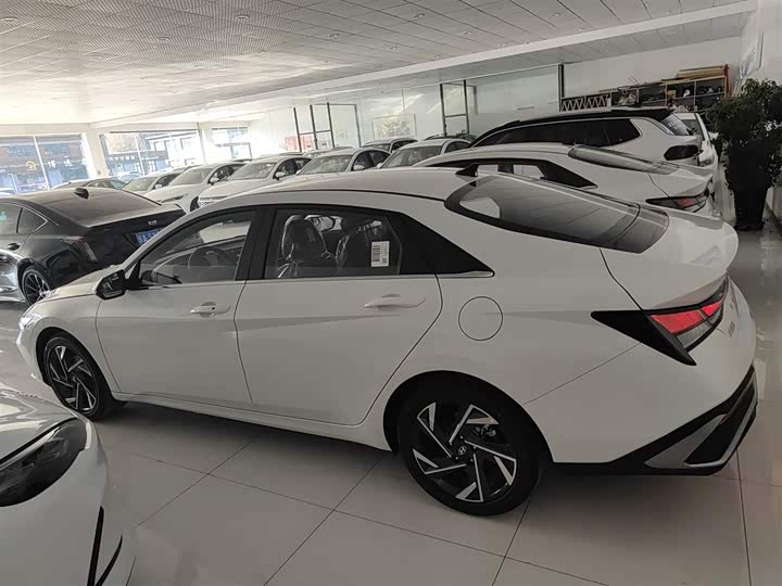 Фото 5 - Hyundai Elantra N line