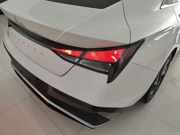 Фото 8 - Hyundai Elantra N line