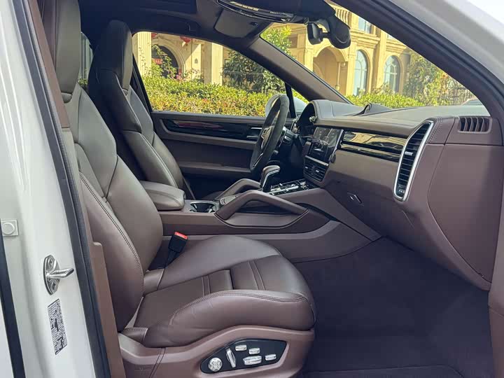 Фото 8 - Porsche Cayenne Hybrid