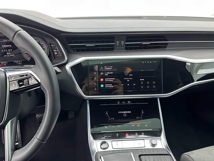 Фото 13 - Audi A6L