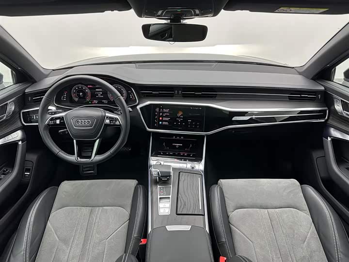 Фото 16 - Audi A6L