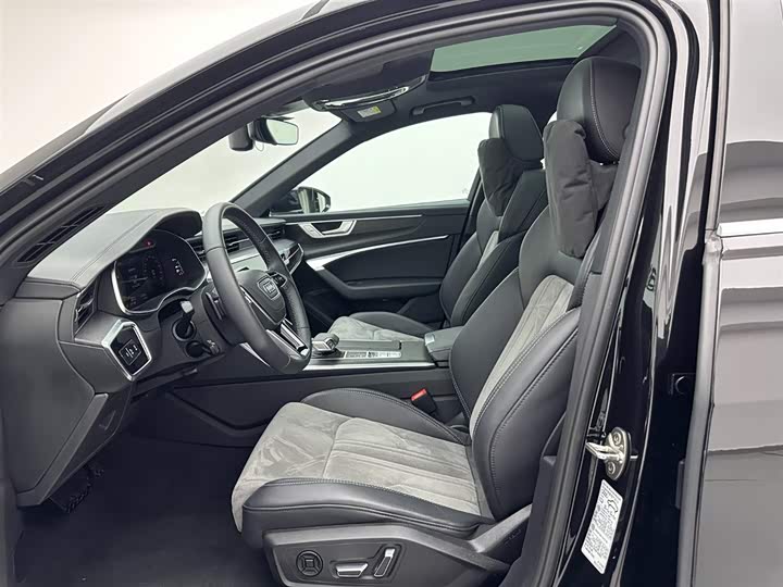 Фото 17 - Audi A6L