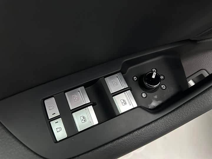 Фото 24 - Audi A6L