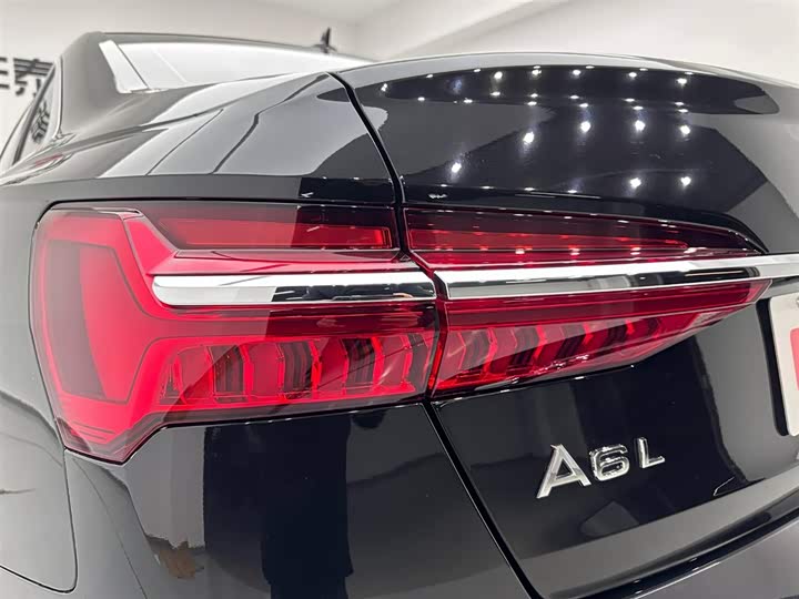 Фото 27 - Audi A6L