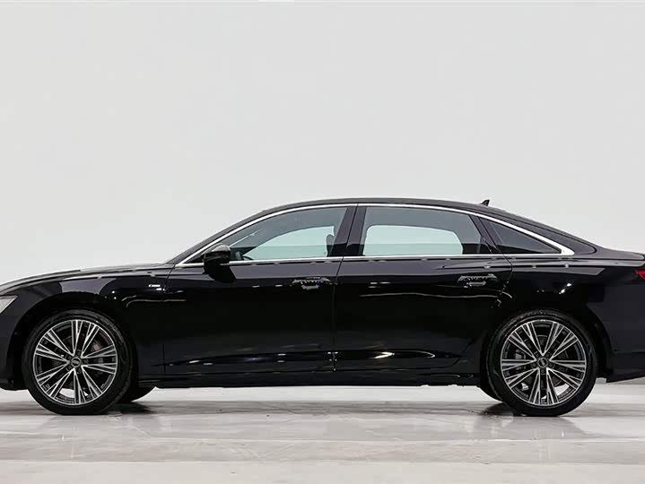 Фото 4 - Audi A6L