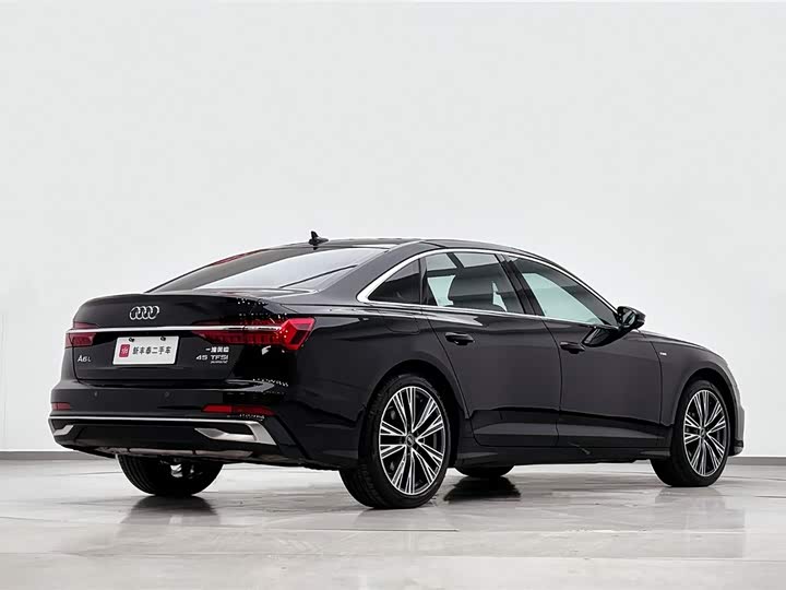 Фото 5 - Audi A6L