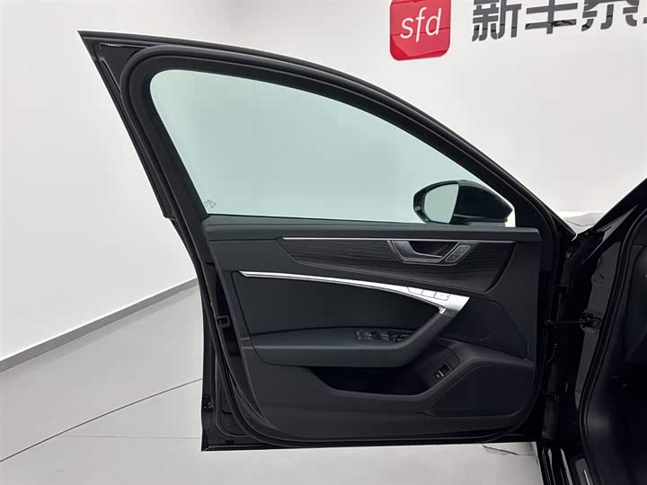 Фото 8 - Audi A6L