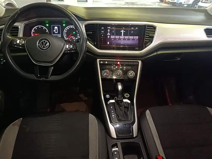 Фото 10 - Volkswagen T-Roc