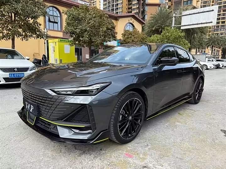 Фото 1 - Changan UNI-V