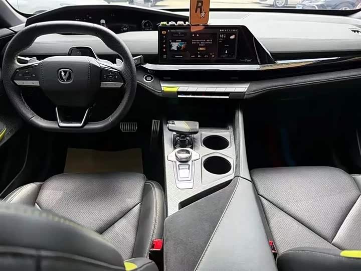 Фото 7 - Changan UNI-V