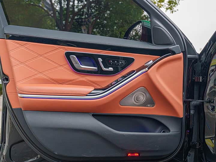 Фото 9 - Mercedes-Benz Maybach S-Class