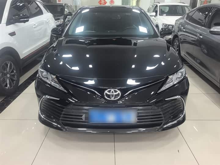 Фото 3 - Toyota Camry