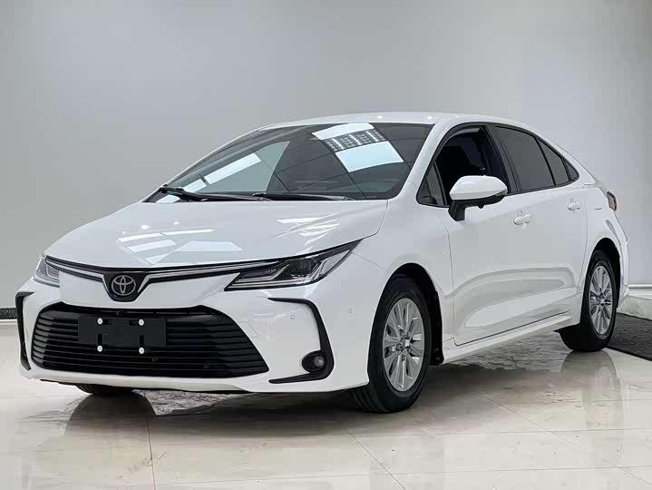 Фото 1 - Toyota Corolla