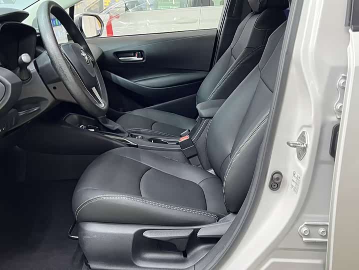 Фото 16 - Toyota Corolla