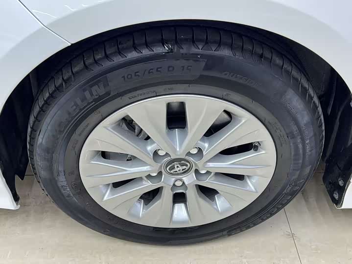 Фото 17 - Toyota Corolla