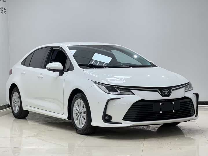 Фото 3 - Toyota Corolla