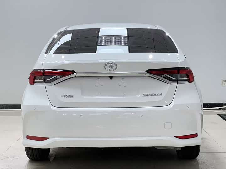 Фото 5 - Toyota Corolla