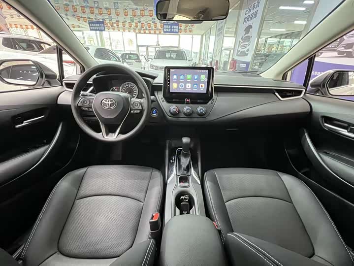 Фото 8 - Toyota Corolla